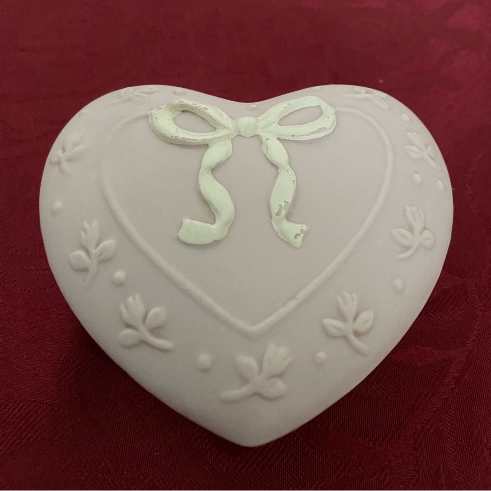 Vintage Russ Berrie Pink Heart Porcelain Jewelry Trinket Holder Flower Ribbon